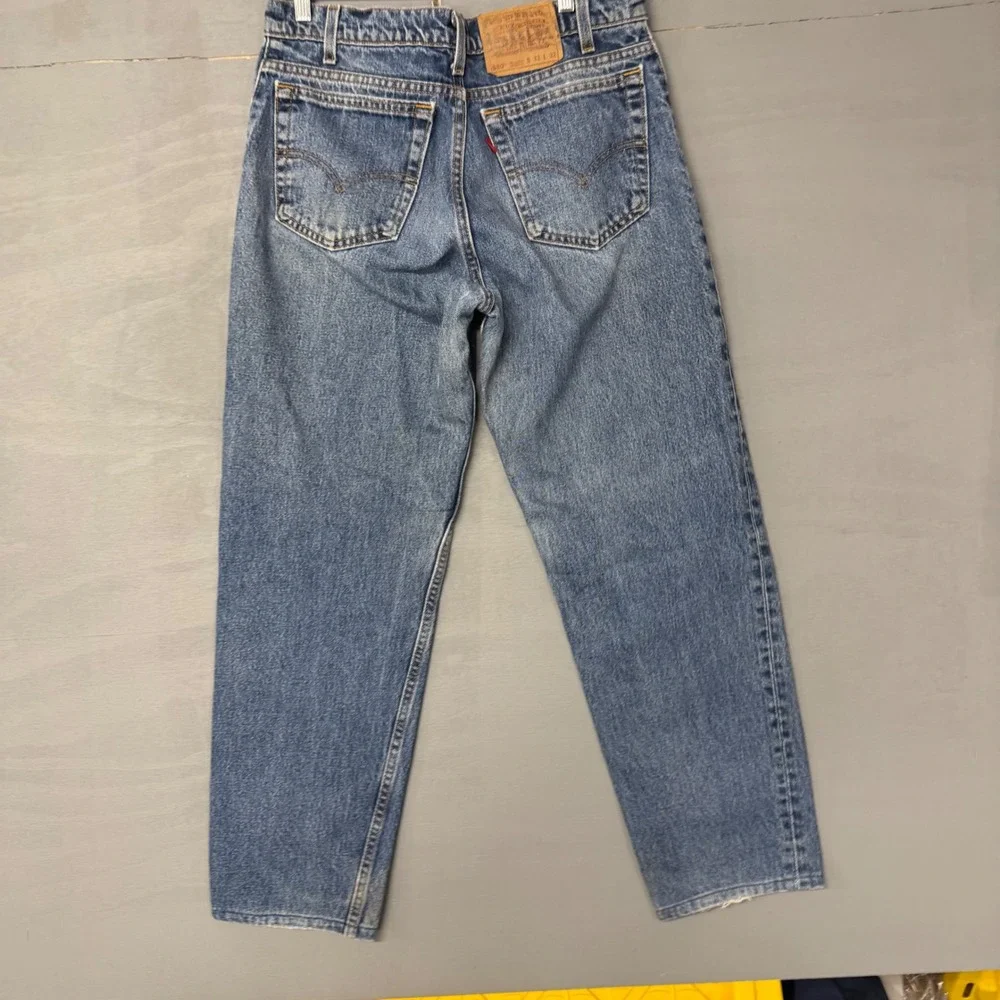 Levis 550 Relaxed Fit Tapered Leg Jeans Mens 33x32 Medium‎ Wash Blue Made in USA